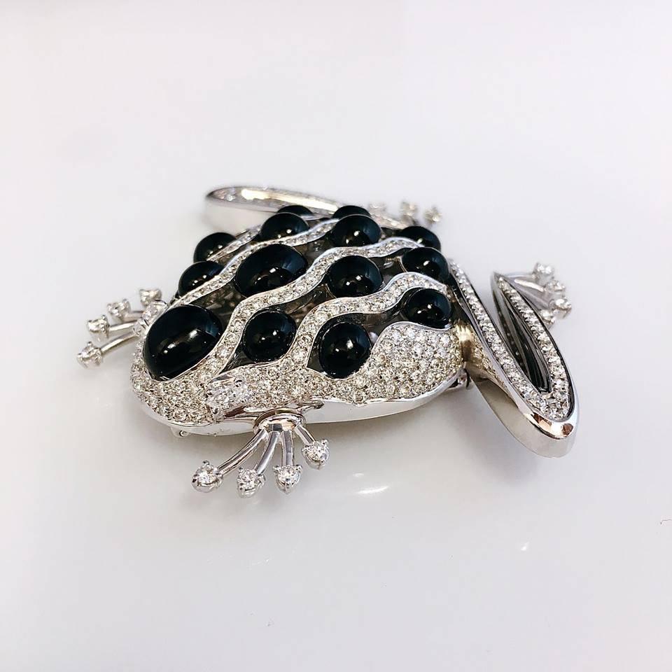 frog brooch jewelry