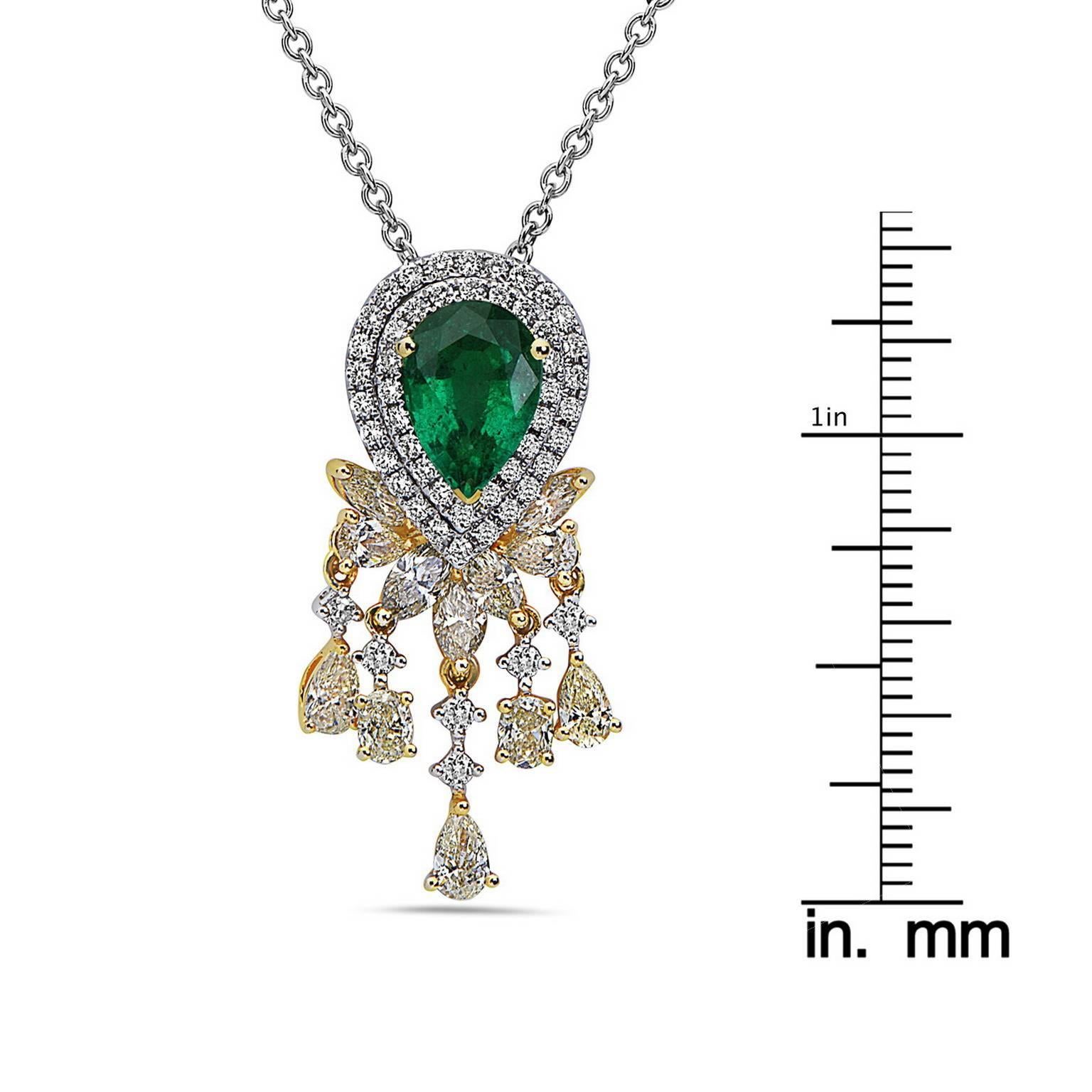 Approx total weight: 4.53ct
Emerald quality: AAAA gorgeous deep green color and very clean! 
Diamond Color: E-F
Diamond Clarity: Vvs 
Yellow diamonds: Fancy yellow 
Cut: Excellent 
 Chain length 18