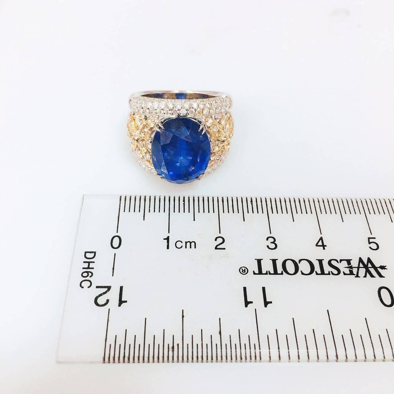 17.00 Carat AGL Certified Unheated Ceylon Sapphire Diamond Gold Ring In New Condition In New York, NY