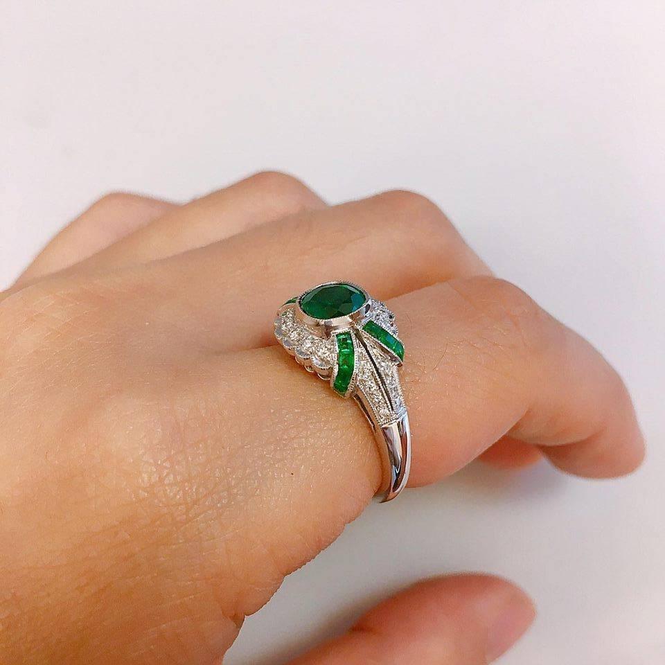 Emilio Jewelry Emerald Diamond Art Deco Style Ring In New Condition In New York, NY