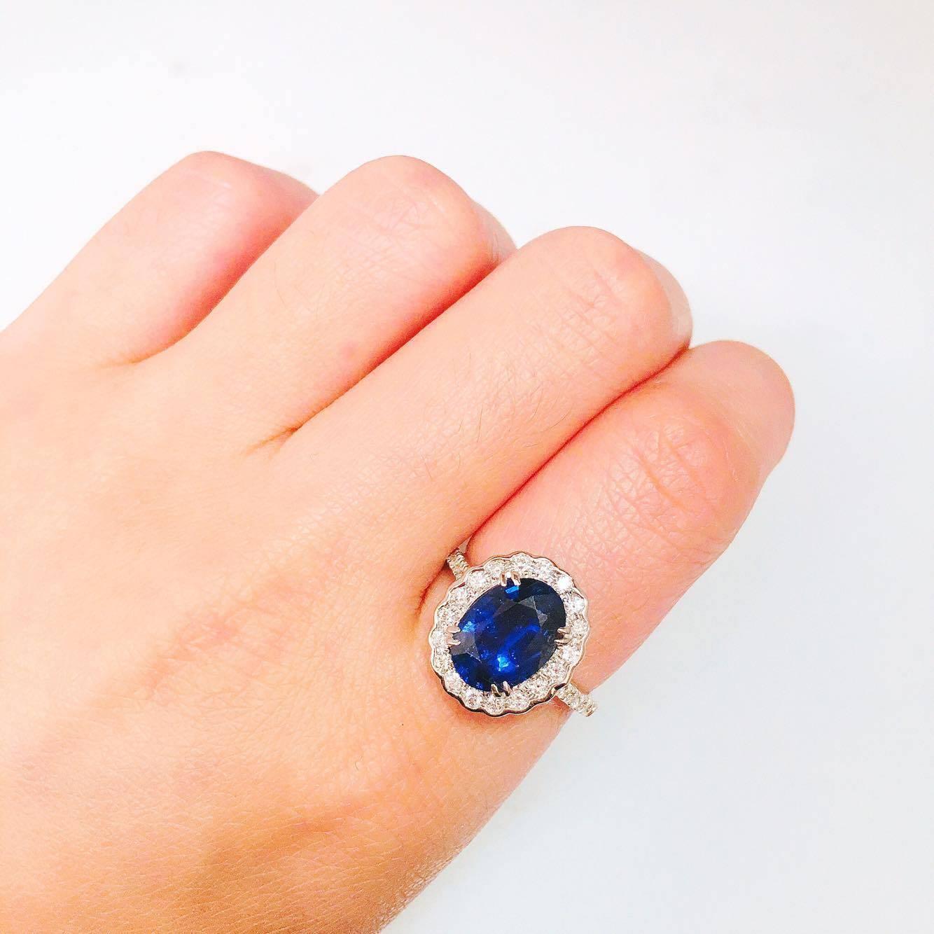 Women's 3.49 Carats Rich Blue Sapphire Diamond Gold Ring