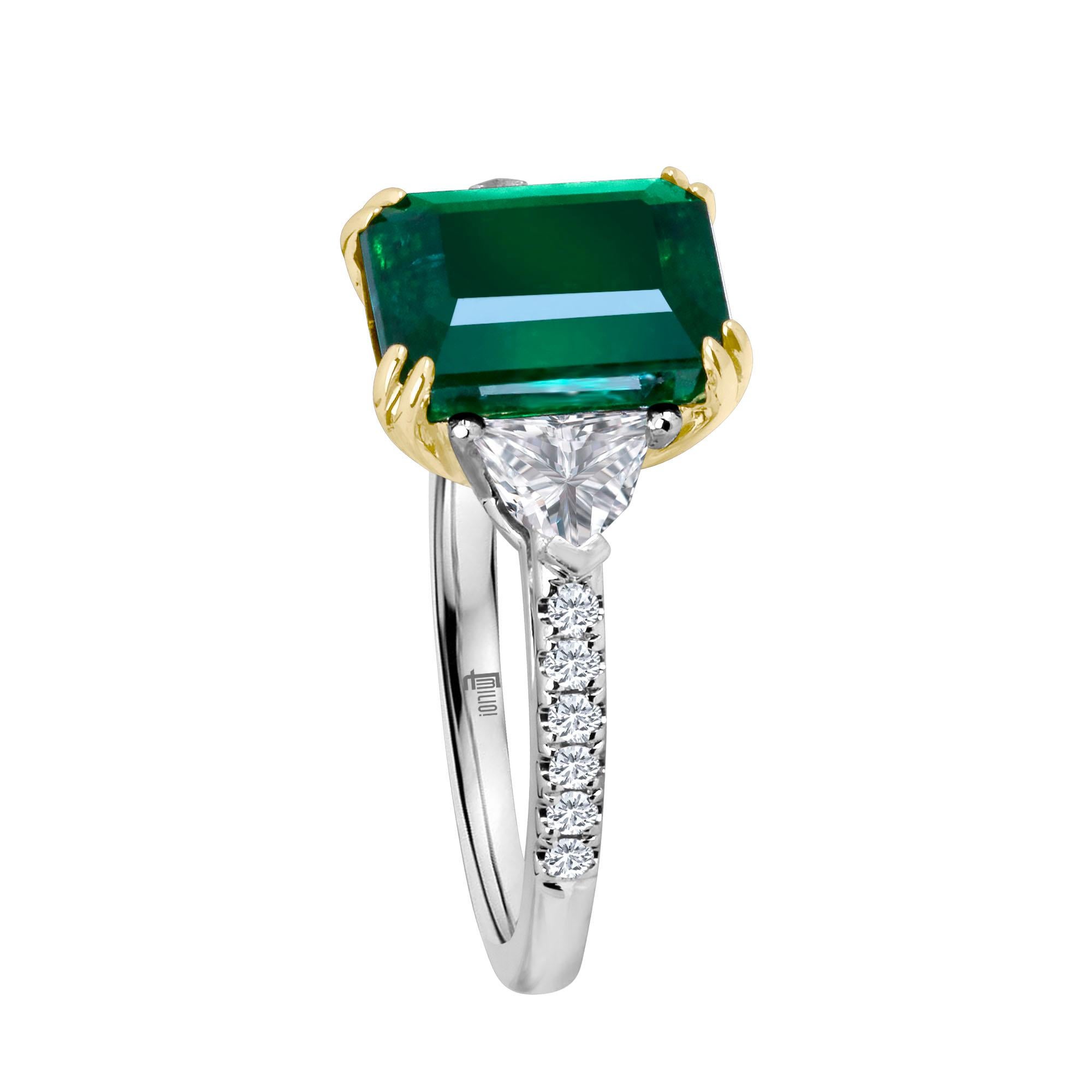 Emilio Jewelry Certified 4.64 Carat Emerald Diamond Platinum Ring In New Condition In New York, NY