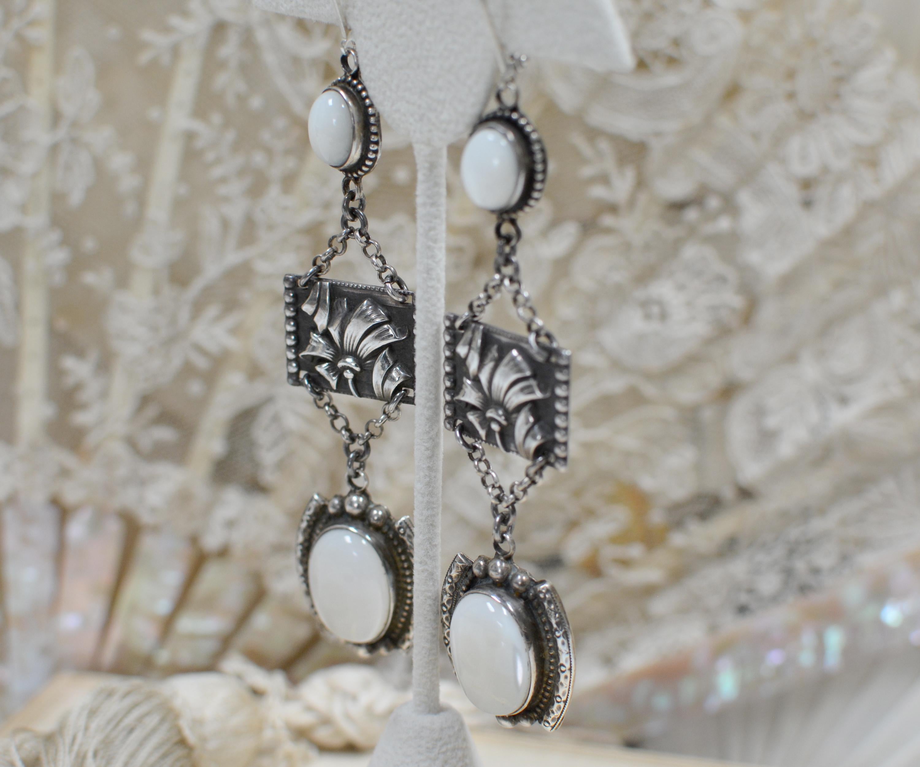 Jill Garber Sterling Silver Repousse' Relief with Mother of Pearl Drop Earrings In Excellent Condition For Sale In Saginaw, MI