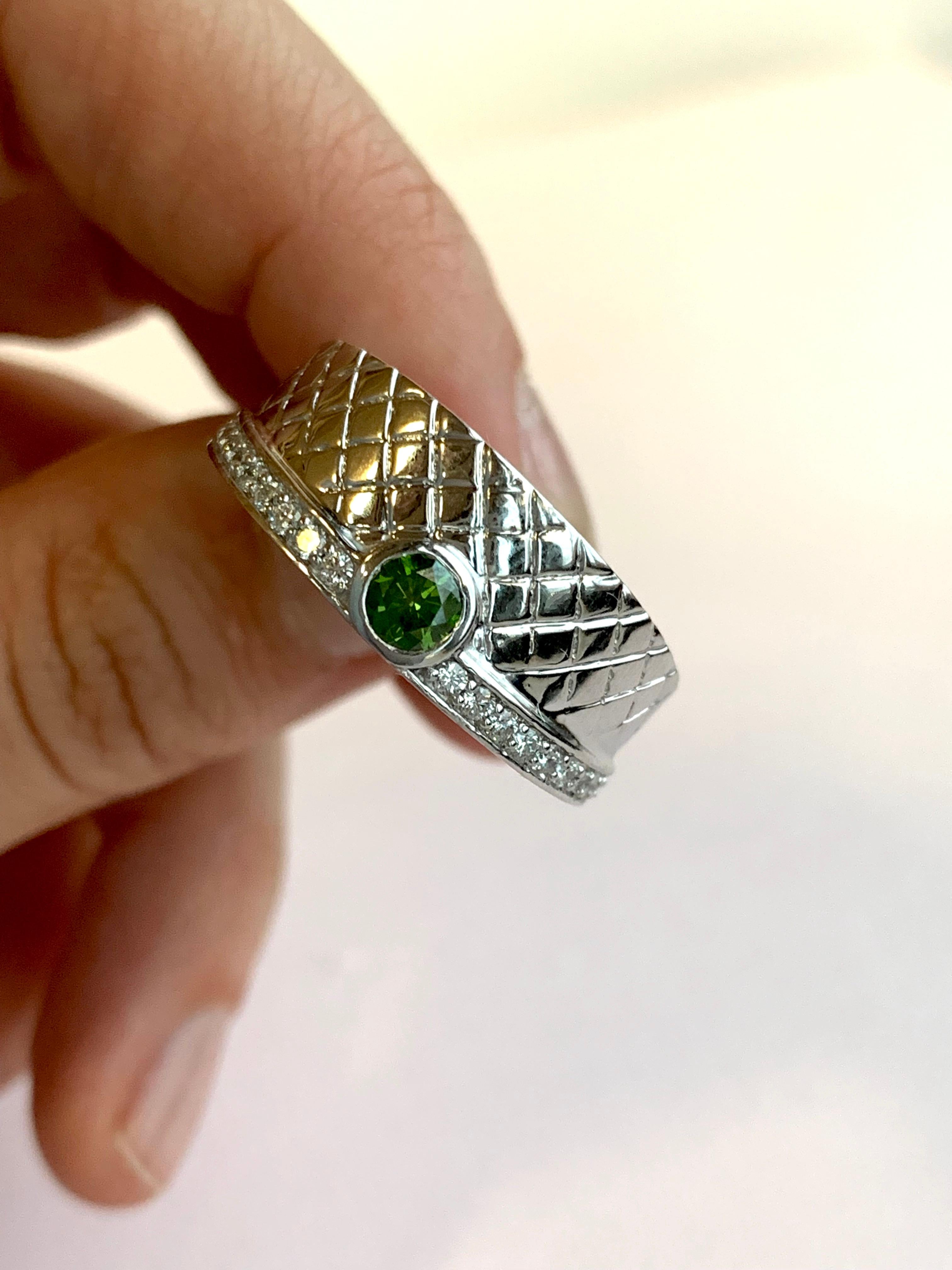 Material: 14k White Gold
Colored Diamond: 1 Round Green Diamond at 0.30 Carats.
Diamonds: 20 Round White Diamonds at 0.30 Carats. SI Clarity / H-I Color. 
Ring Size: 9. Alberto offers complimentary sizing on all rings.

Fine one-of-a-kind
