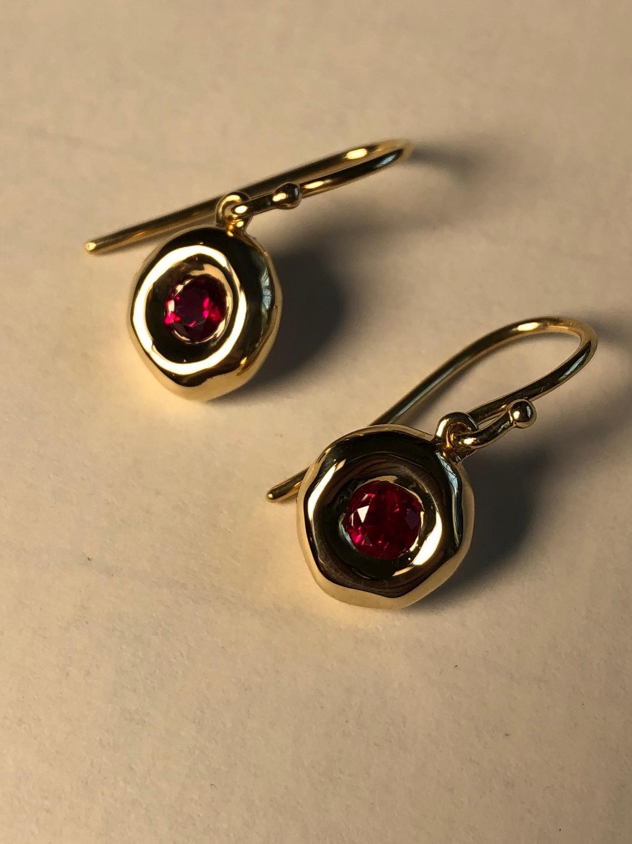 Women's or Men's Fine Gemfields Mozambique Ruby and 18 Karat Gold Earrings For Sale