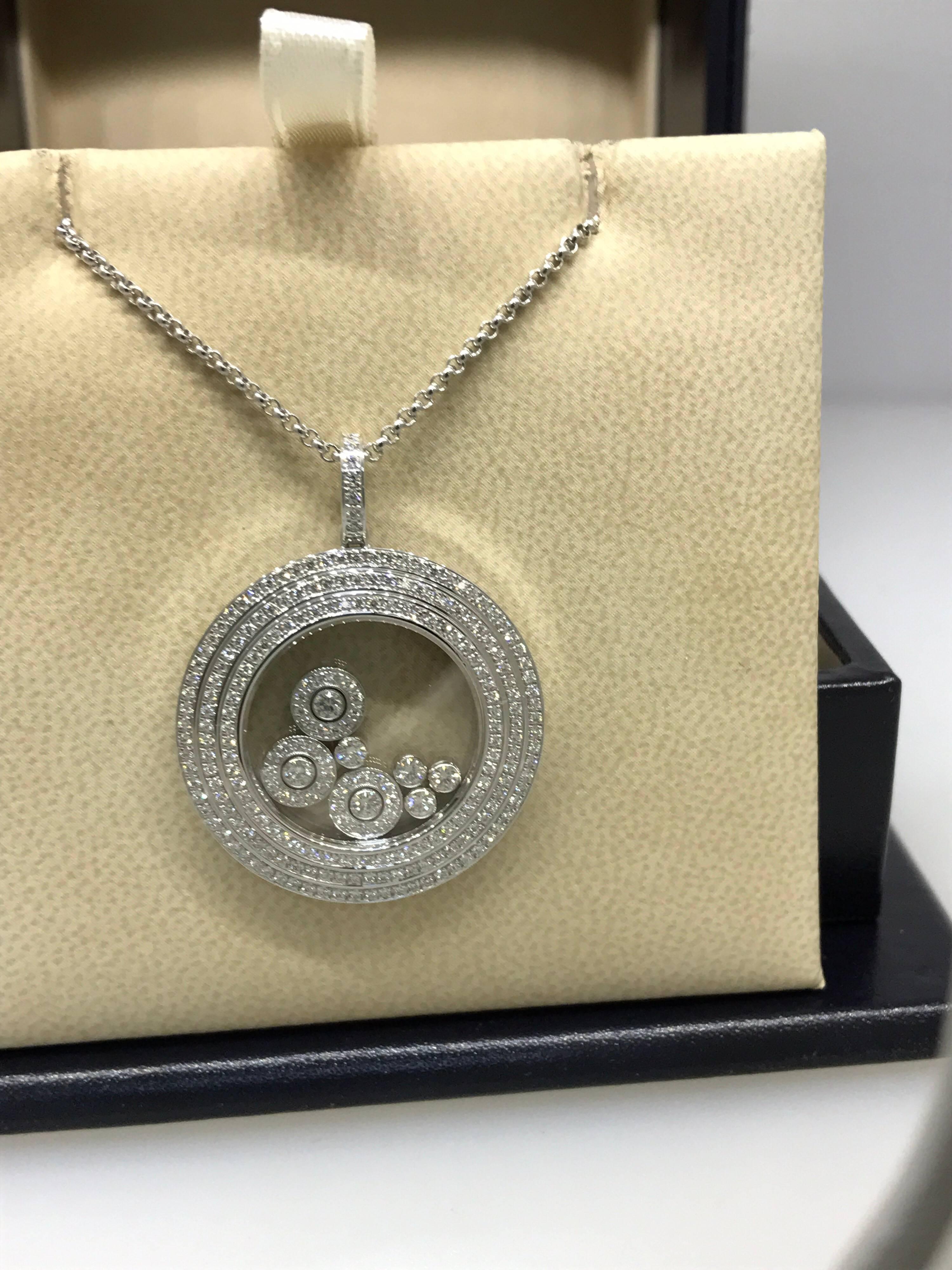 Chopard Happy Diamonds Pendant / Necklace

Model Number: 79/6950-1001

100% Authentic

Brand New

Comes with original Chopard box, certificate of authenticity and warranty and jewels manual

18 Karat White Gold (24.80gr)

236 Diamonds on the pendant