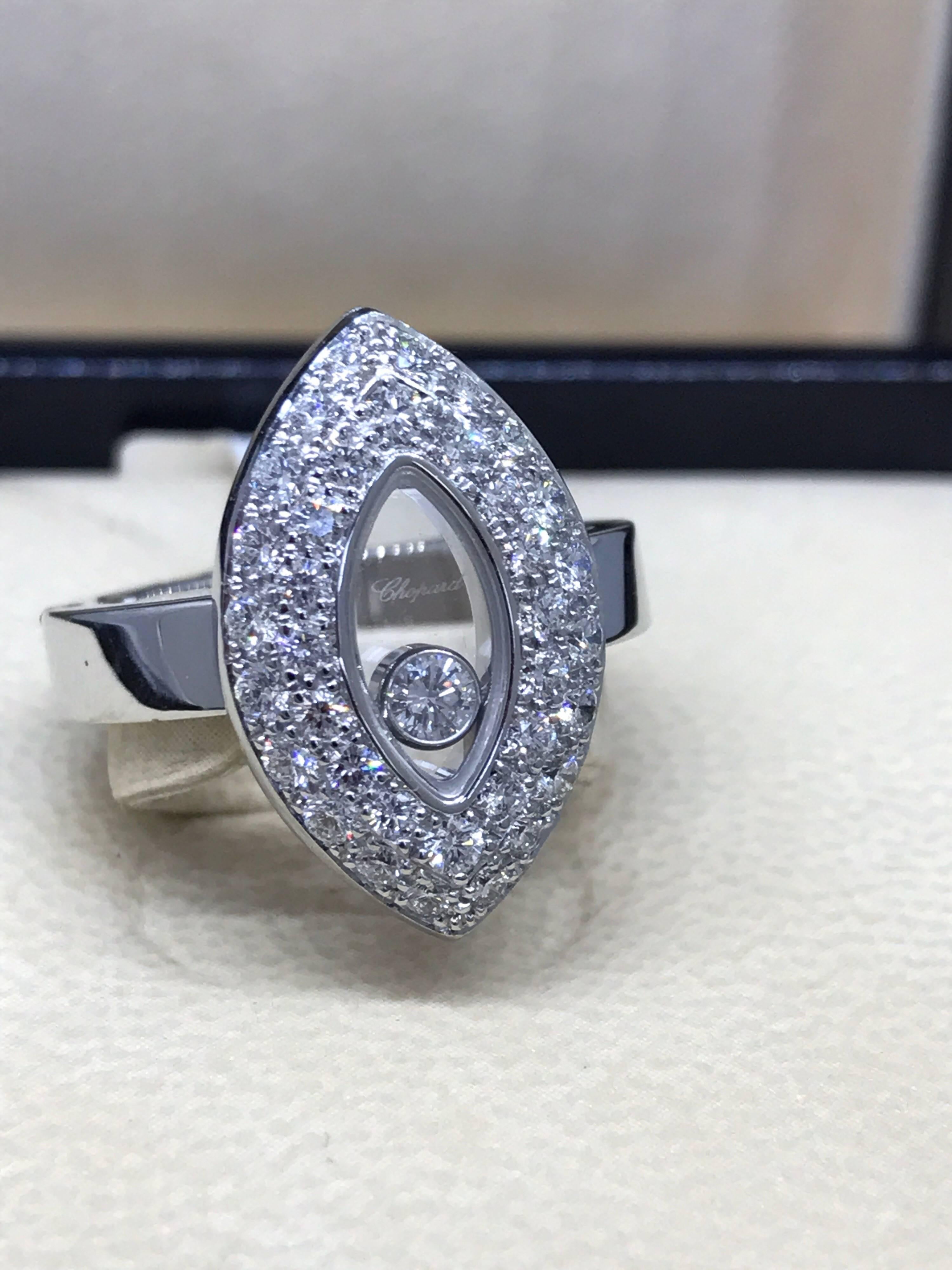 Chopard Happy Diamonds Tear Drop Shape Ring

Model Number: 82/5723-20

100% Authentic

Brand New

Comes with original Chopard box and jewels manual

18 Karat White Gold

Ring Weight: 11.5gr

Diamonds on the ring (.74 Carats)

1 Floating Diamond (.10