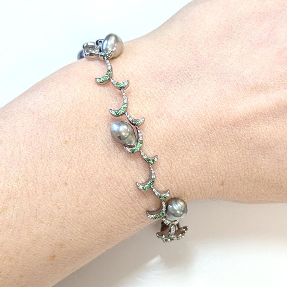 Contemporary Fei Liu Tsavorite, Diamond and Pearl 18 Karat Black Gold Bracelet - 7.5 inches