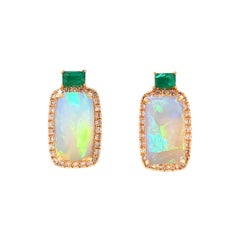 Boucles d'oreilles en or jaune 14 carats Fei Liu 4.08ct Opale, diamant et émeraude