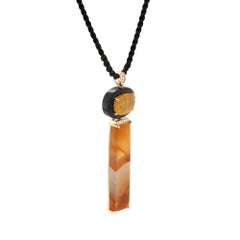 Colgante de oro de 14 quilates con zafiro amarillo de 10,85 quilates, diamantes, ónix y ágata - Fei Liu