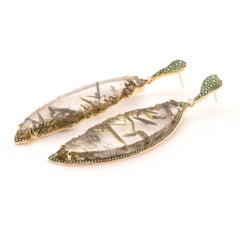 Pendientes de gota de oro de 14 quilates con cuarzo turmalinado, tsavorita y diamantes - Fei Liu