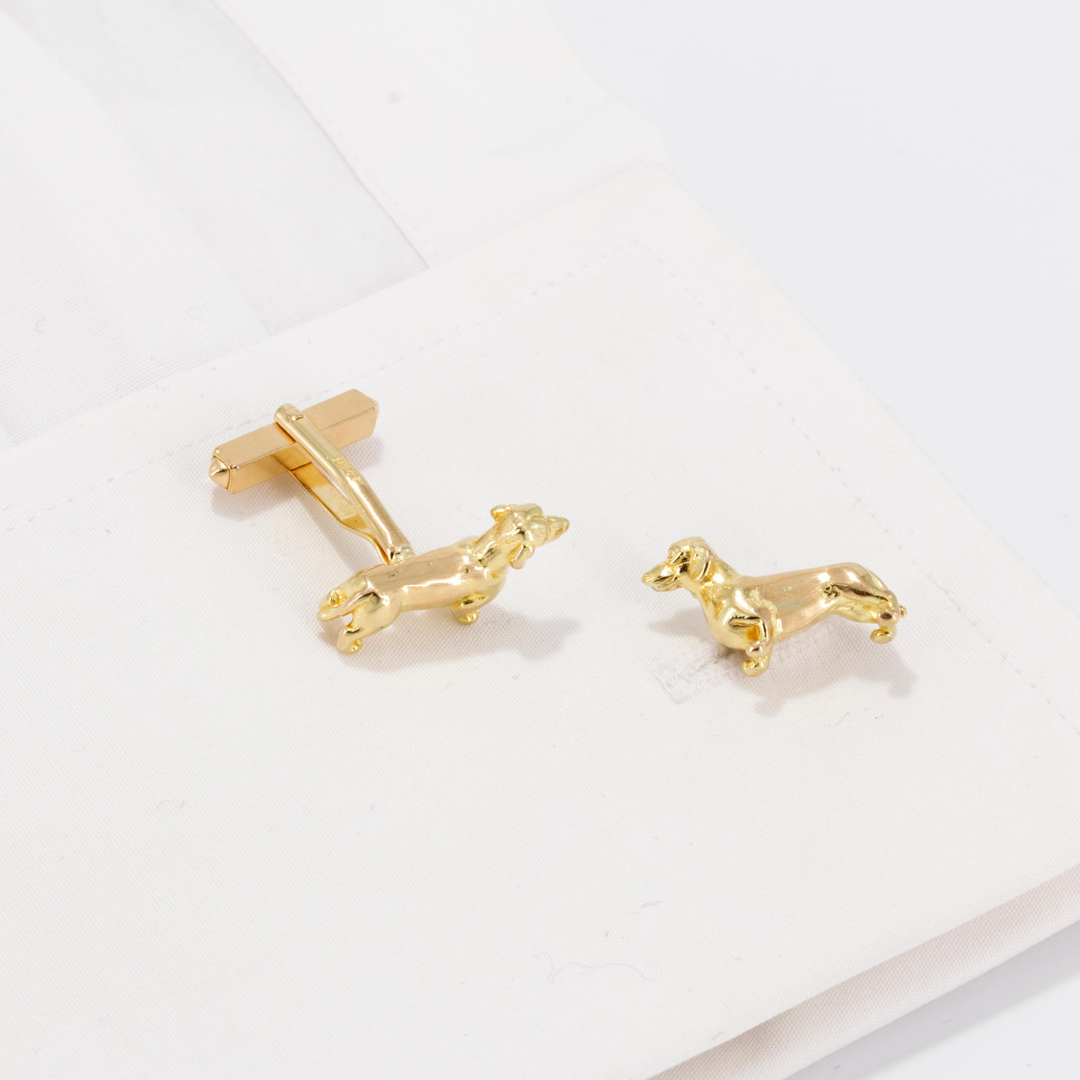 The lovable Dachshund as a stunning pair of cufflinks, made from solid 9K Gold.
These gorgeous cufflinks are ideal for the discerning gentleman fond of his beloved Dachshund. This realistic mini sculpture is made in Surrey by Simon Kemp, a third