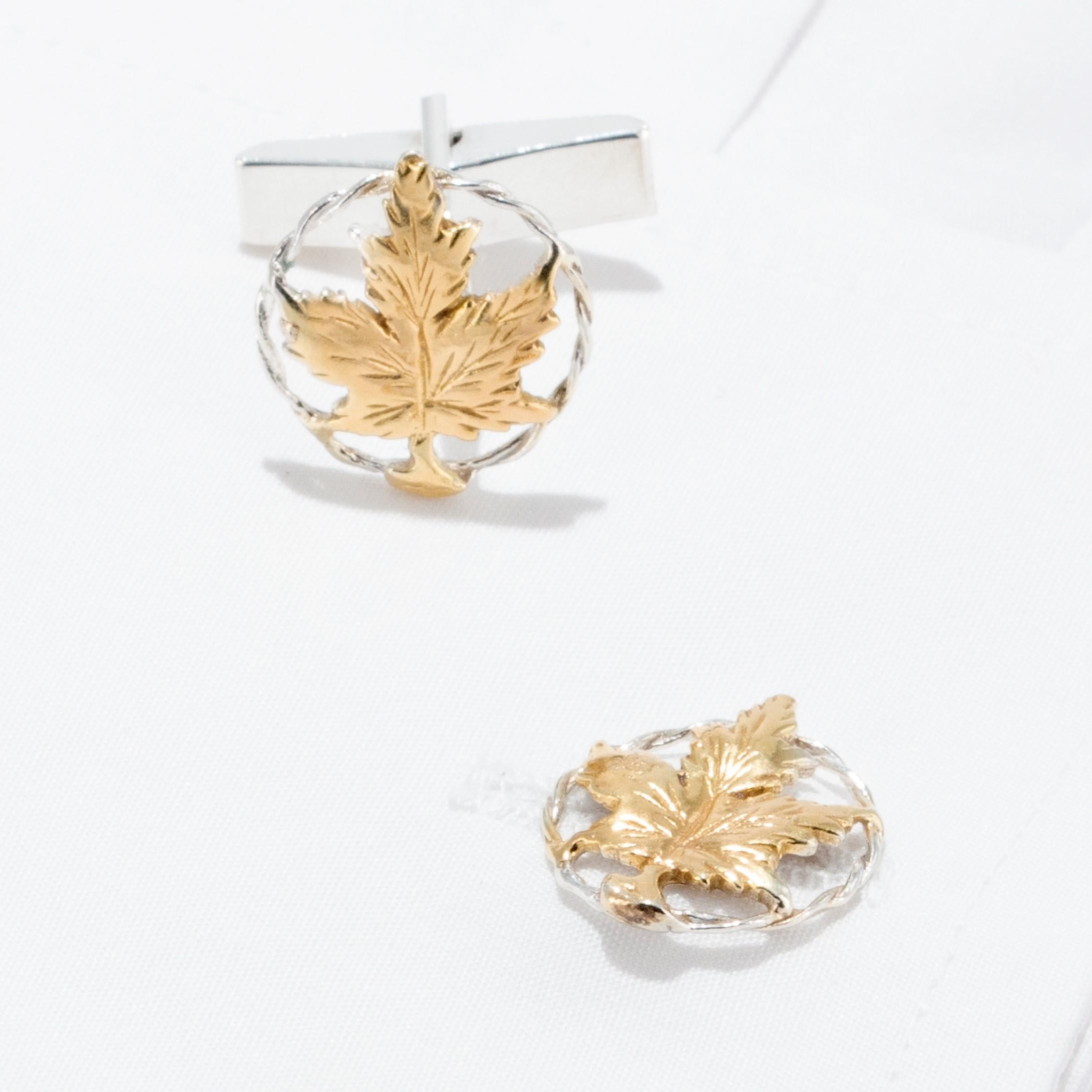 Maple Leaf Cufflinks in 18 Karat Gold on Sterling Silver In New Condition For Sale In London, GB