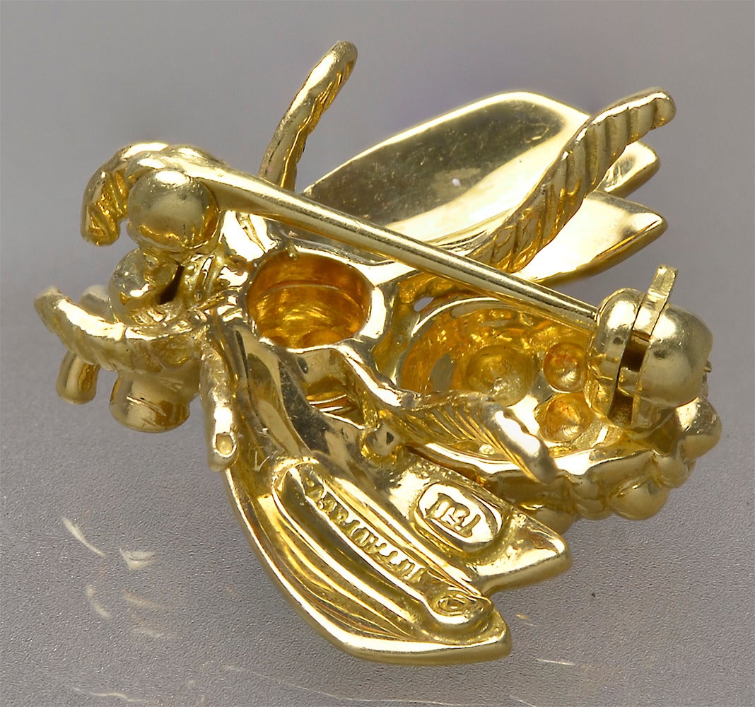 Tiffany & Co. Ruby Gold Bee Pin In Excellent Condition In New York, NY