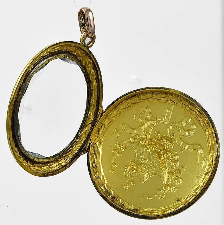 Antique French Gold Locket For Sale at 1stDibs