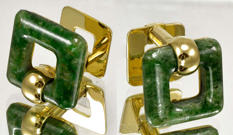 Nephrit Gold Flip-Up Manschettenknöpfe im Zustand „Hervorragend“ im Angebot in New York, NY