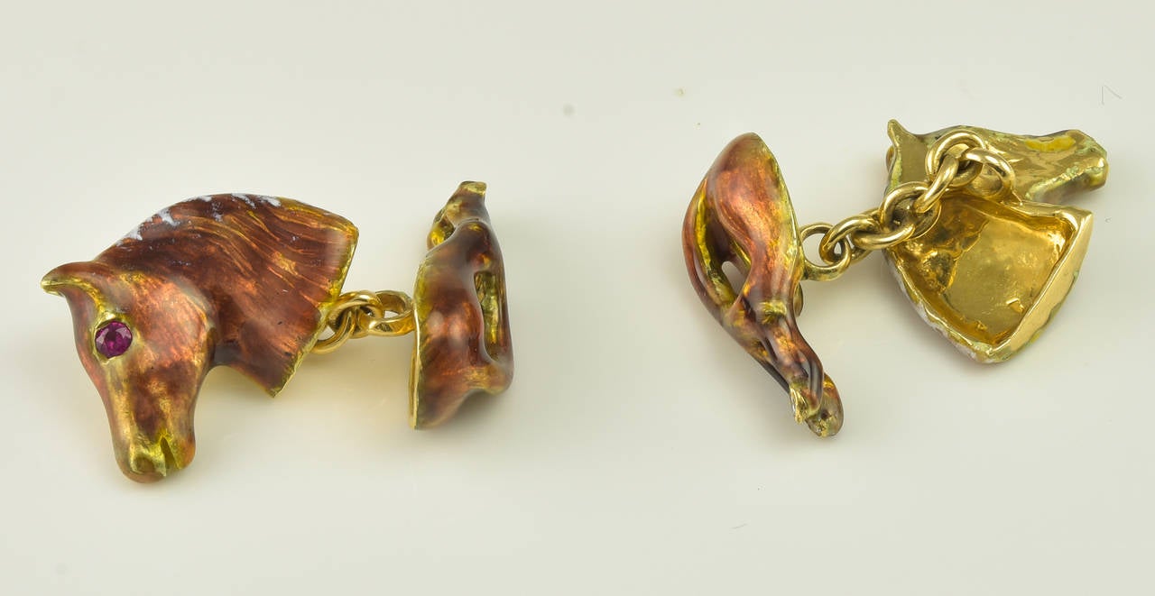 Horse Head and Tail Enamel Gold Cufflinks In Excellent Condition For Sale In New York, NY