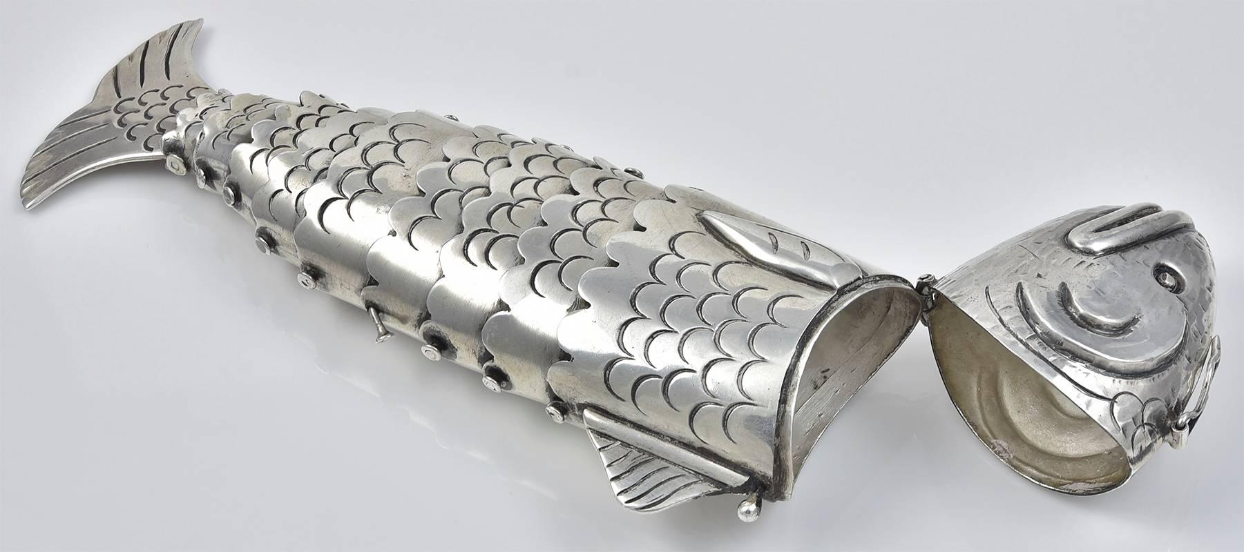 Beautiful sterling silver articulated fish box.   Made and signed by William Spratling. A fine example of his Mexican Modern design. 6-1/2