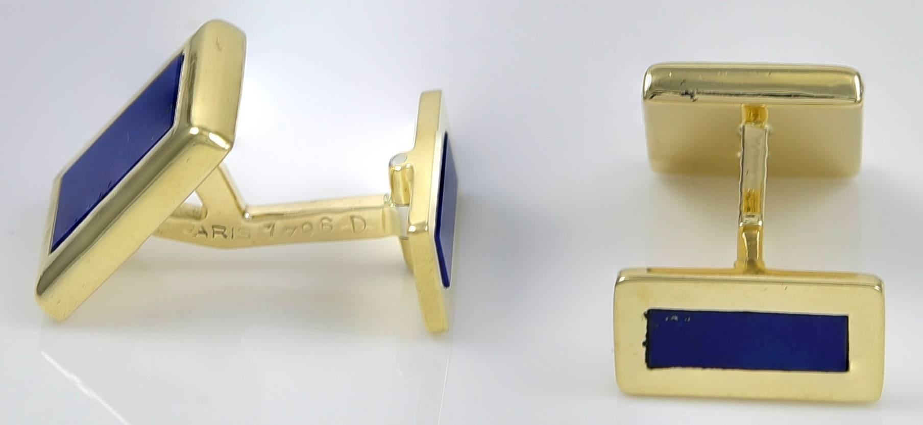 Very handsome cufflinks. Made, signed and numbered by Chaumet Paris. Heavy gauge 18K yellow gold, set with rich lapis on front and back. Back bar has flip mechanism for easy closure. A solid, classic distinguished cufflink.

Alice Kwartler has