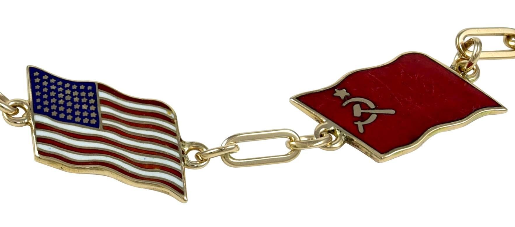 Emaille Gold Weltkrieg II Alliierte Flagge Armband im Zustand „Hervorragend“ in New York, NY