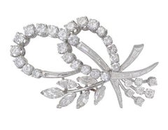 Precioso broche de platino y diamantes
