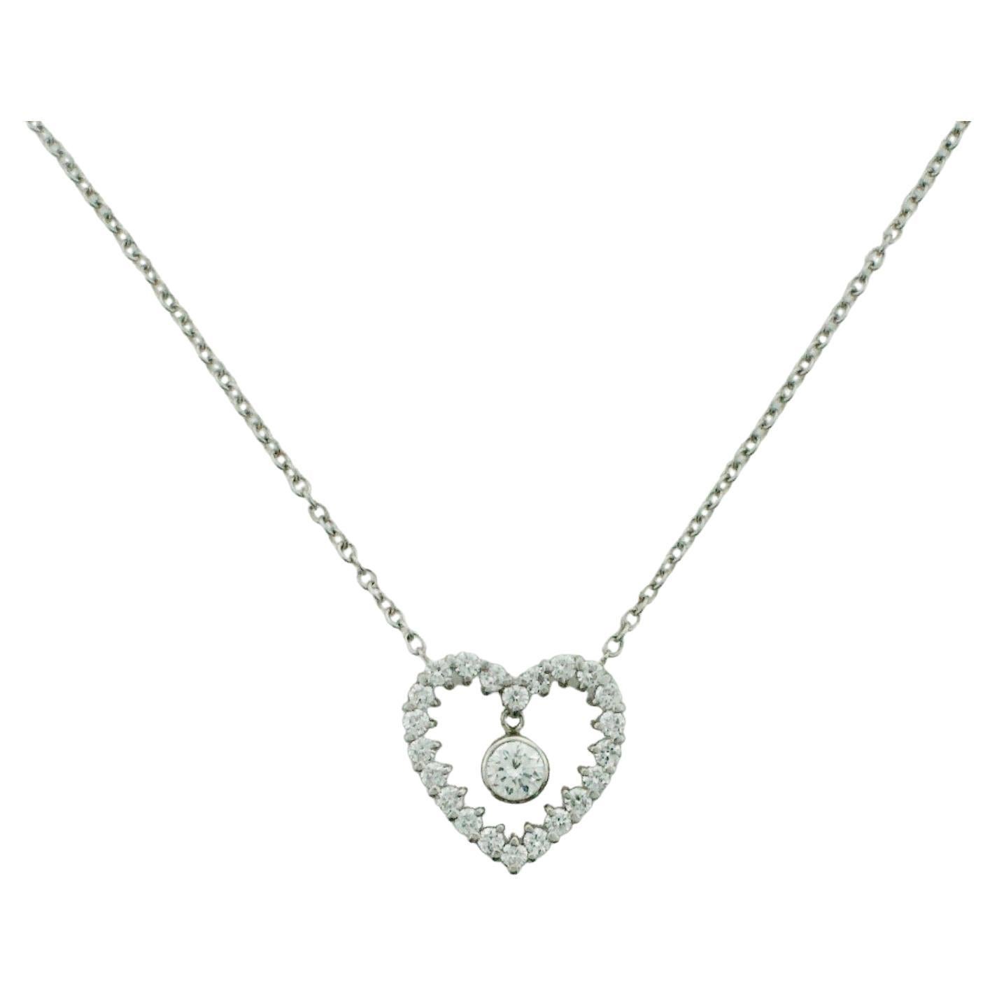 Platinum and Diamond Heart Necklace 1.05 Carats Total Weight For Sale