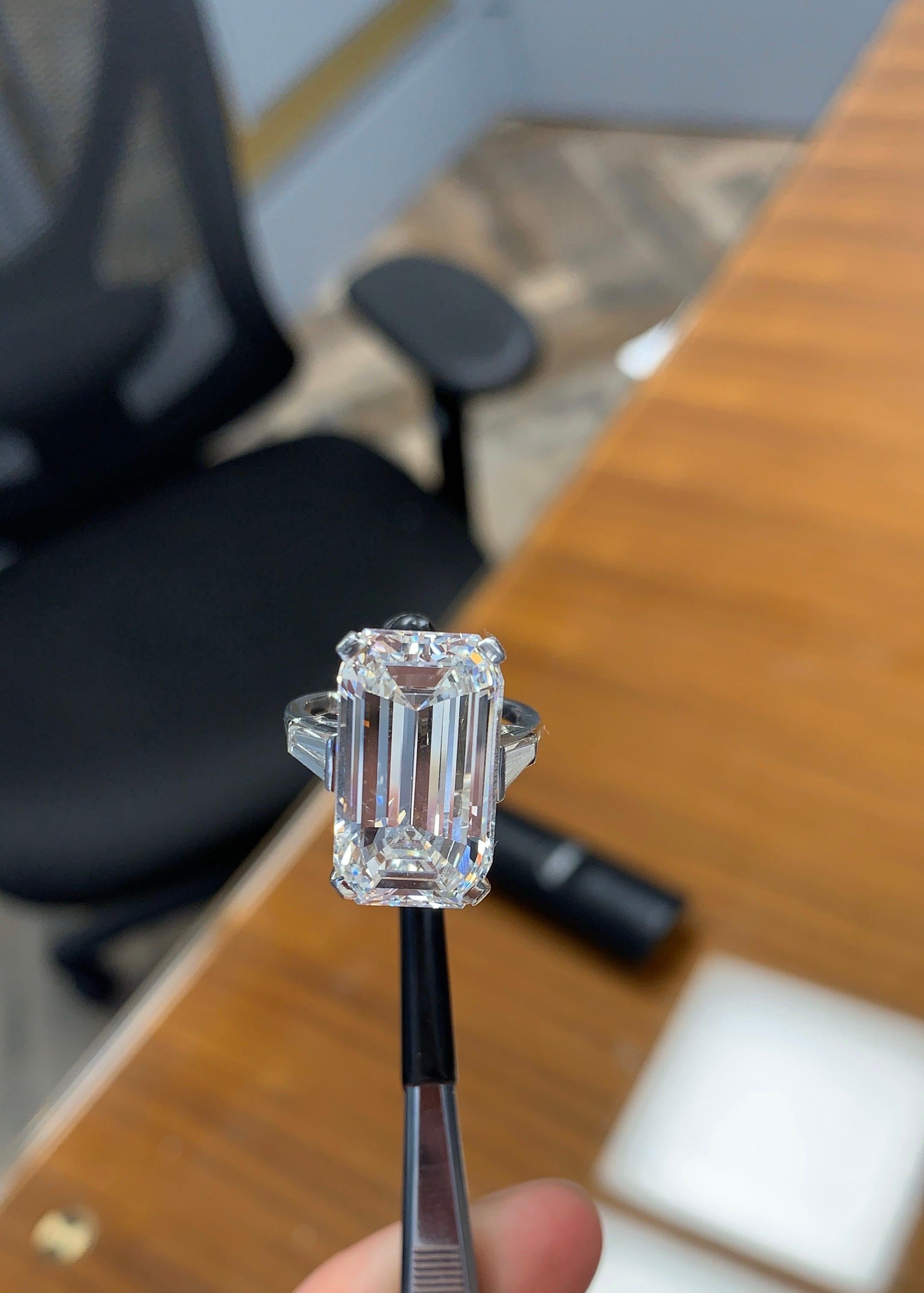 Elegant and bright engagement ring.
This emerald cut diamond ring is a Beauty, looks far larger then it’s actual weight.
While a lot of emerald cut diamonds are slightly glassy looking, this diamond features a 59% table allowing for full