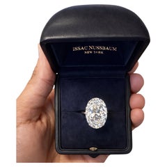 Issac Nussbaum Anillo de platino de 18 quilates con diamante ovalado de color H y claridad VS1.