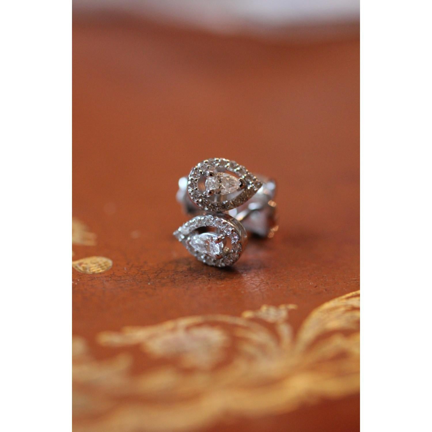 Contemporary 0.36 Carat GVS Pear Diamond Clip-On Earrings 18 Karat White Gold Stud Earrings For Sale