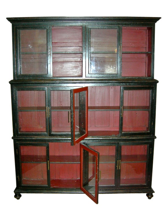Classic English Bookcase at 1stdibs