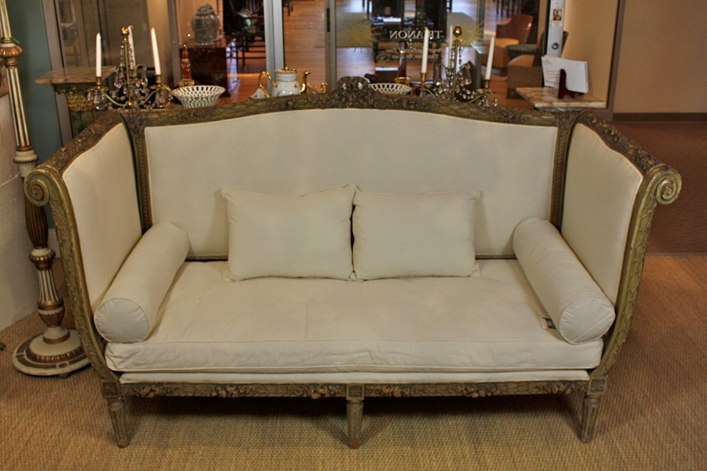 Louis XVI Sofa - Classic with Modern Comfort - Htdeco