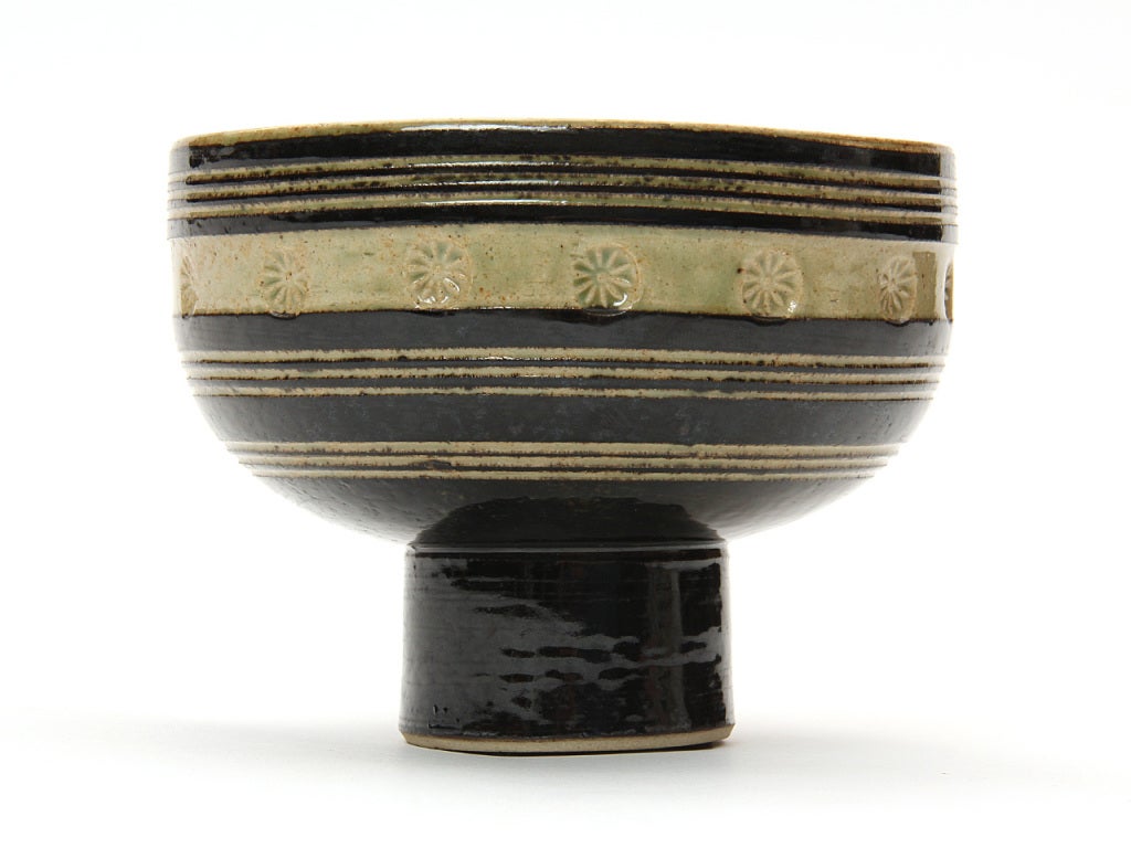 Japanese pottery bowl at 1stDibs