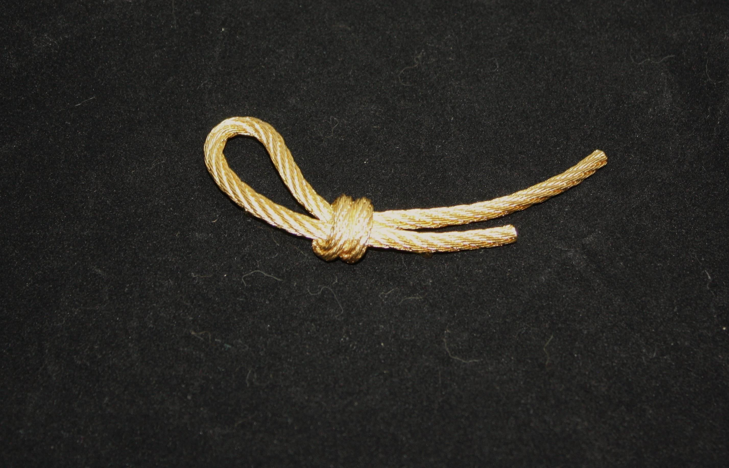 Gold Plated Knot Brooch by Christian Dior For Sale 1