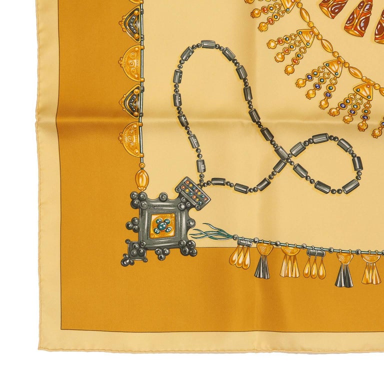 Women's Hermès Parures des Sables 90 cm Silk Scarf For Sale