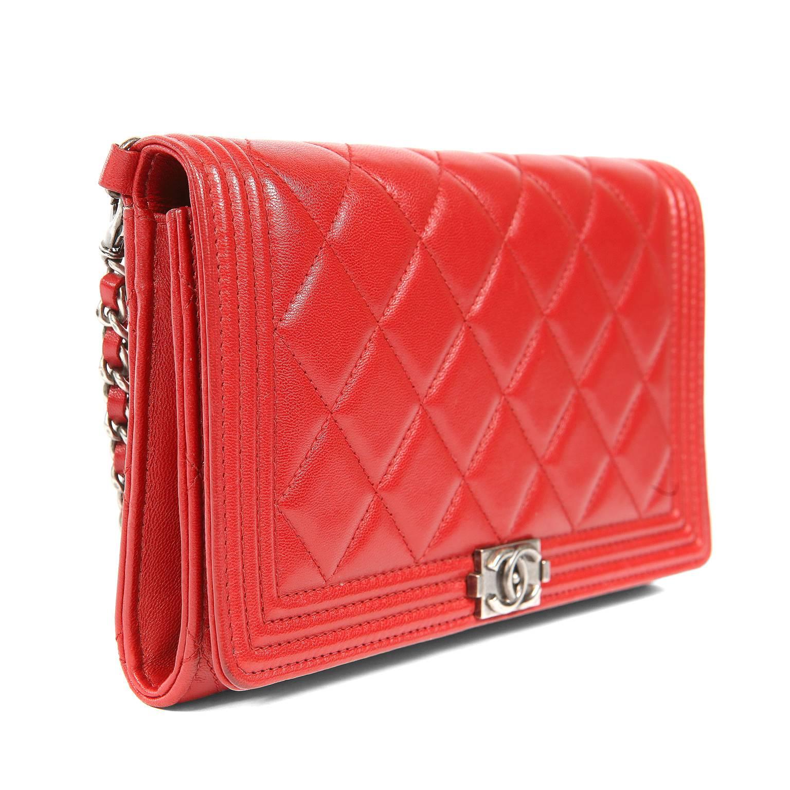Chanel Red Leather Boy Bag Clutch with Chain In Excellent Condition In Palm Beach, FL