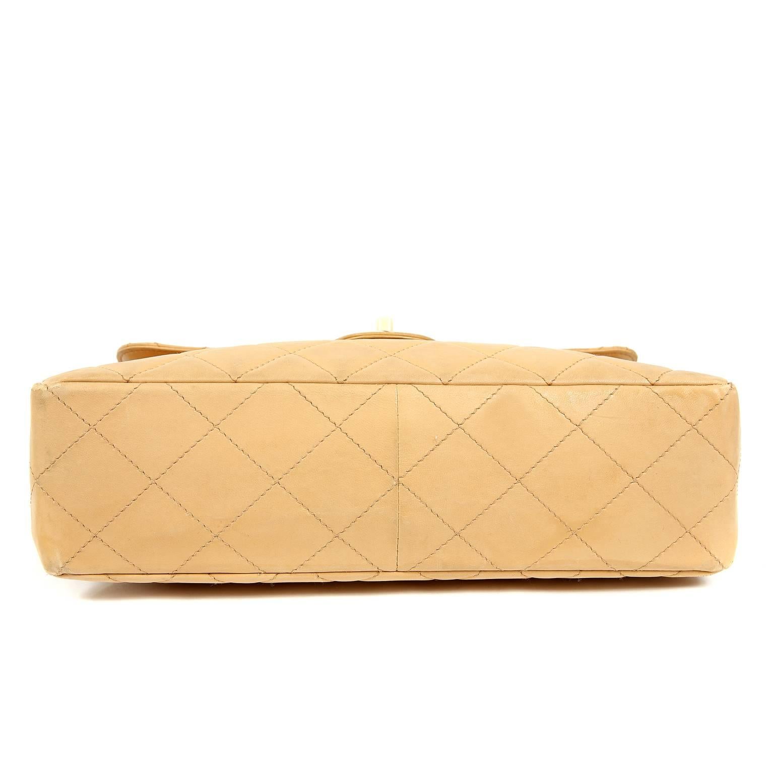 Chanel Beige Lambskin and Bakelite Vintage Classic Flap Bag In Excellent Condition In Palm Beach, FL