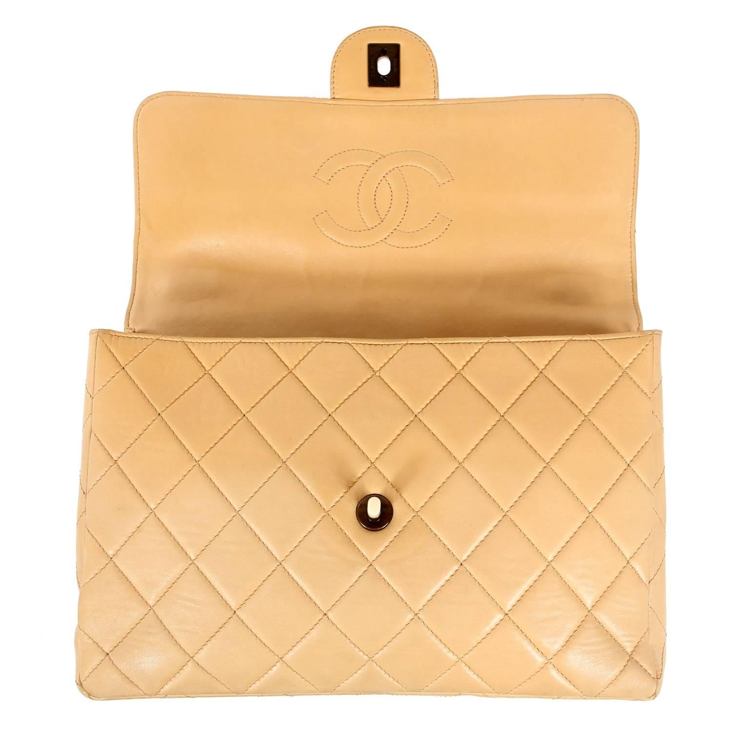 Chanel Beige Lambskin and Bakelite Vintage Classic Flap Bag 6