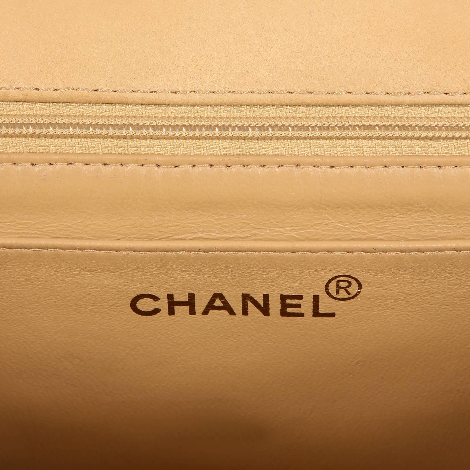 Chanel Beige Lambskin and Bakelite Vintage Classic Flap Bag 8