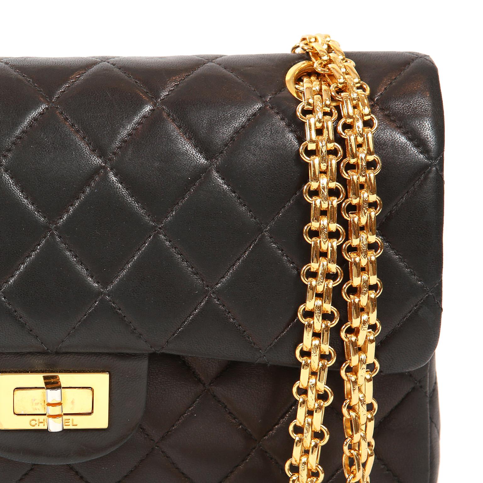 Chanel Black Lambskin 2.55 Reissue Medium Flap Bag with Gold Hardware In Excellent Condition In Palm Beach, FL