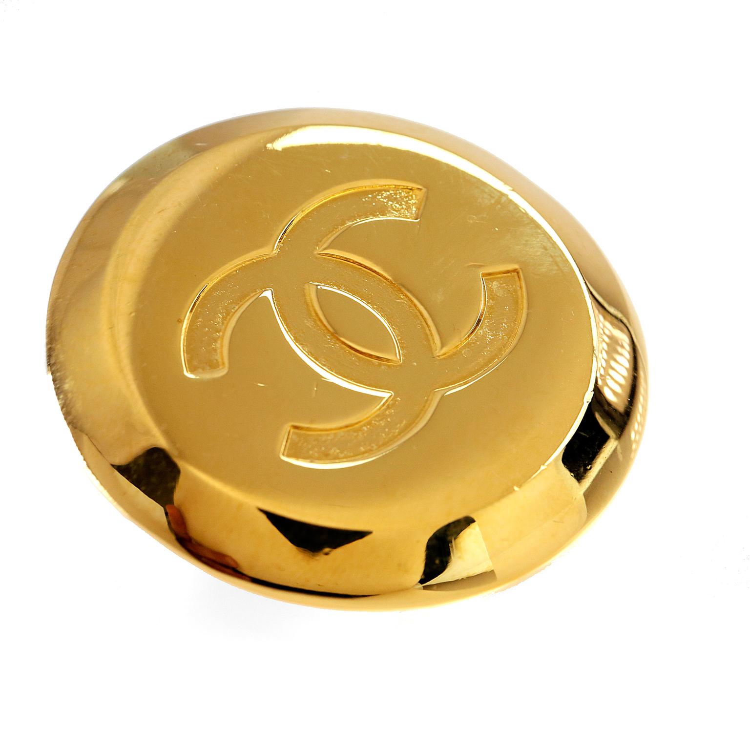 Chanel Gold CC Schal-Clip im Angebot 3