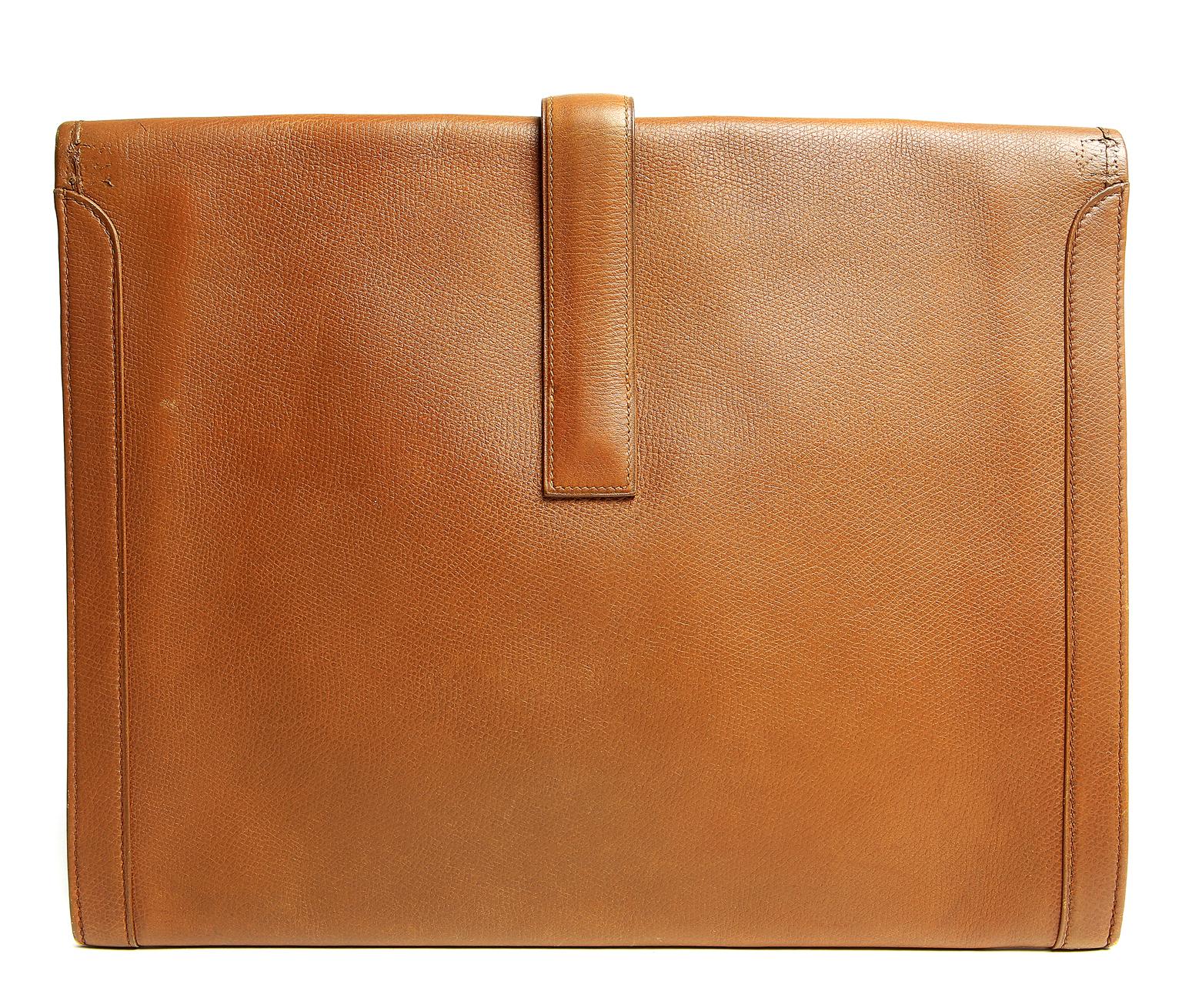 Hermes Vintage Cognac Leather Jumbo Jige Clutch - pristine condition The unisex style is perfect for carrying documents as well as personal belongings. Golden cognac leather has a fine grained texture and is complementary with nearly every other