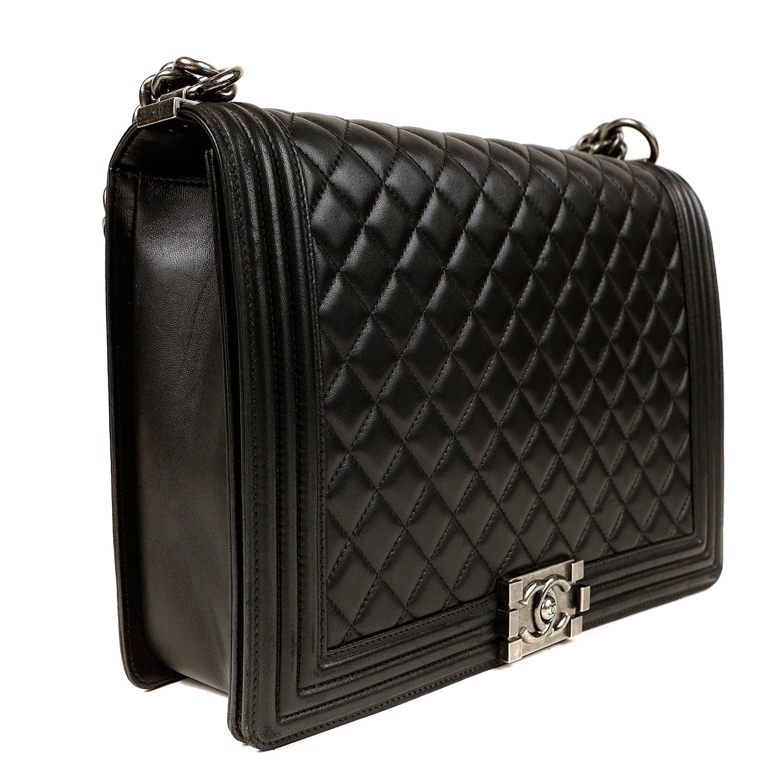 Chanel Black Lambskin Large Boy Bag In Excellent Condition In Palm Beach, FL
