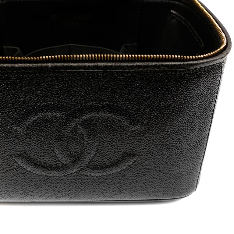 Chanel Black Caviar Vintage Vanity Case Handbag at 1stDibs chanel