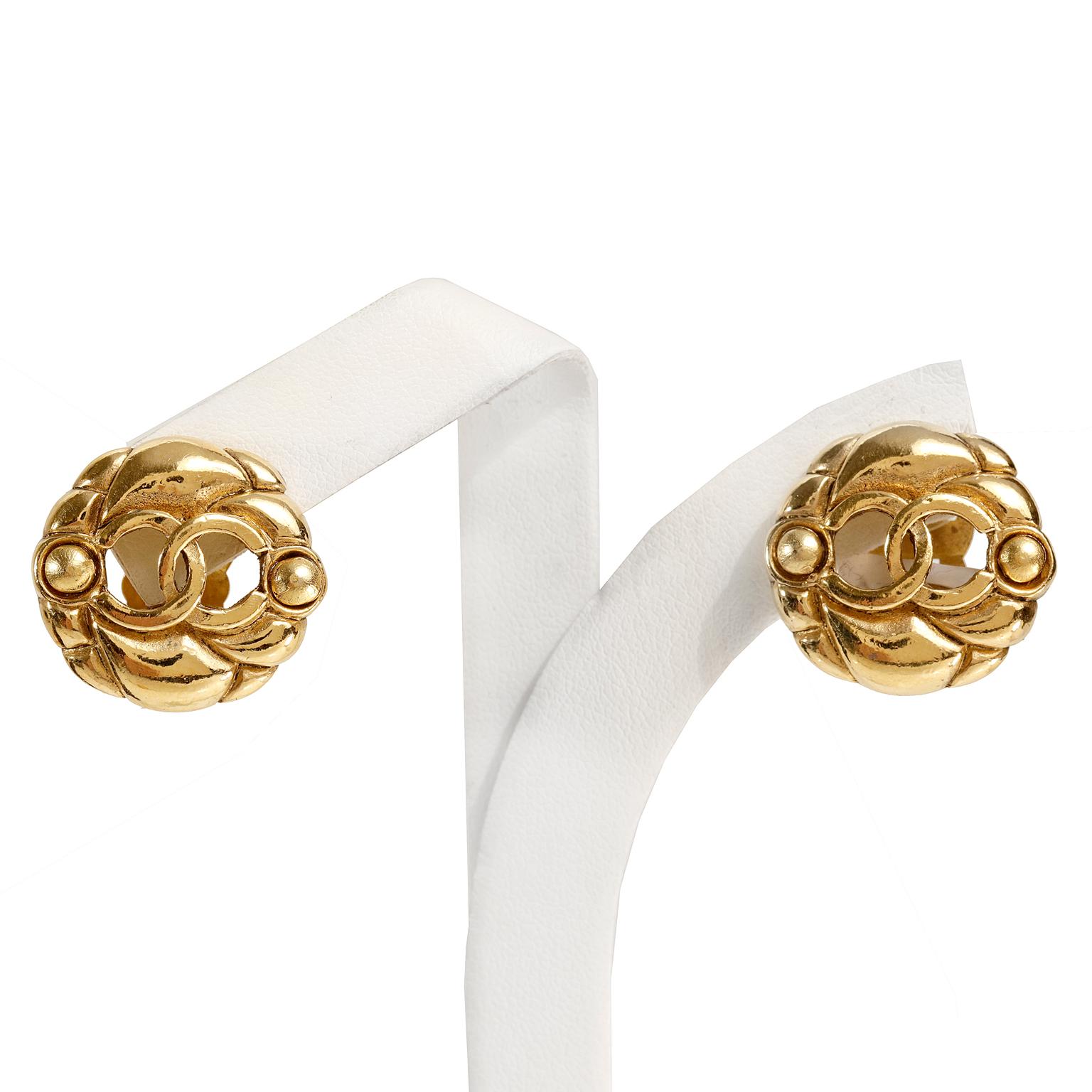 Chanel Gold Camellia CC Vintage Clip Earrings 1