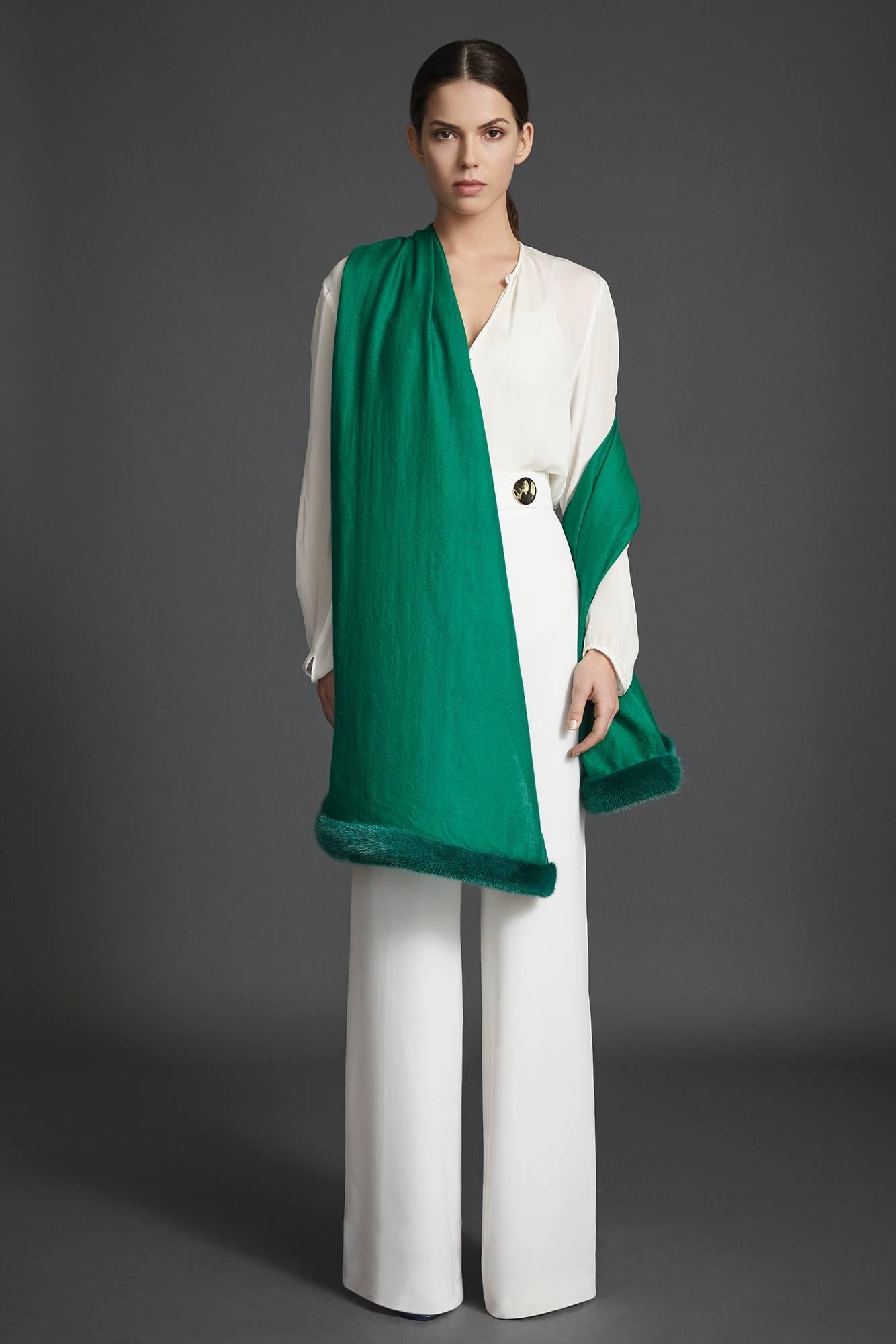Women's or Men's Verheyen London Handwoven Mink Fur Trimmed Emerald Green Cashmere Shawl 