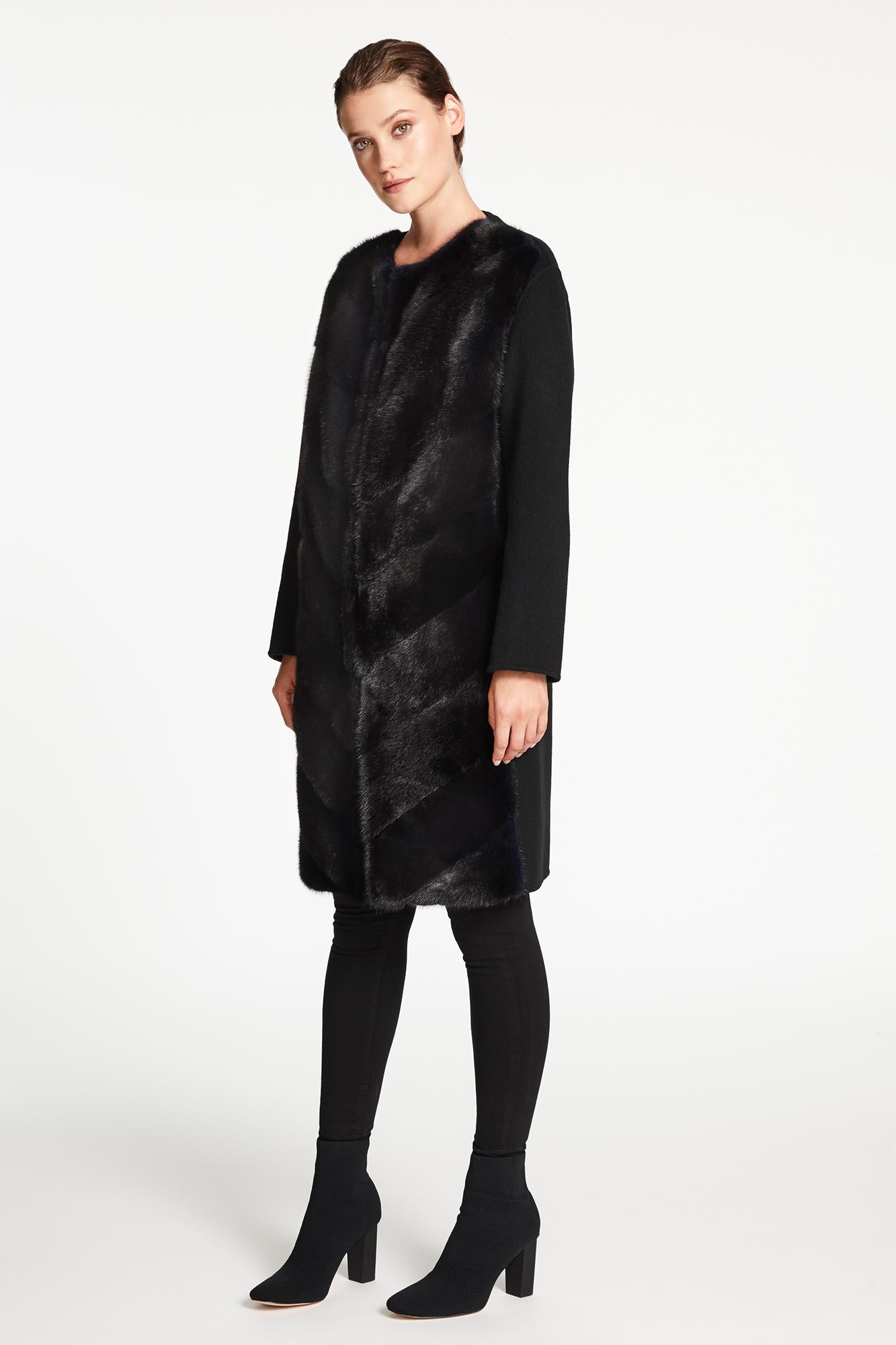 Collarless Coat Cashmere and in Navy Black Mink Fur 3