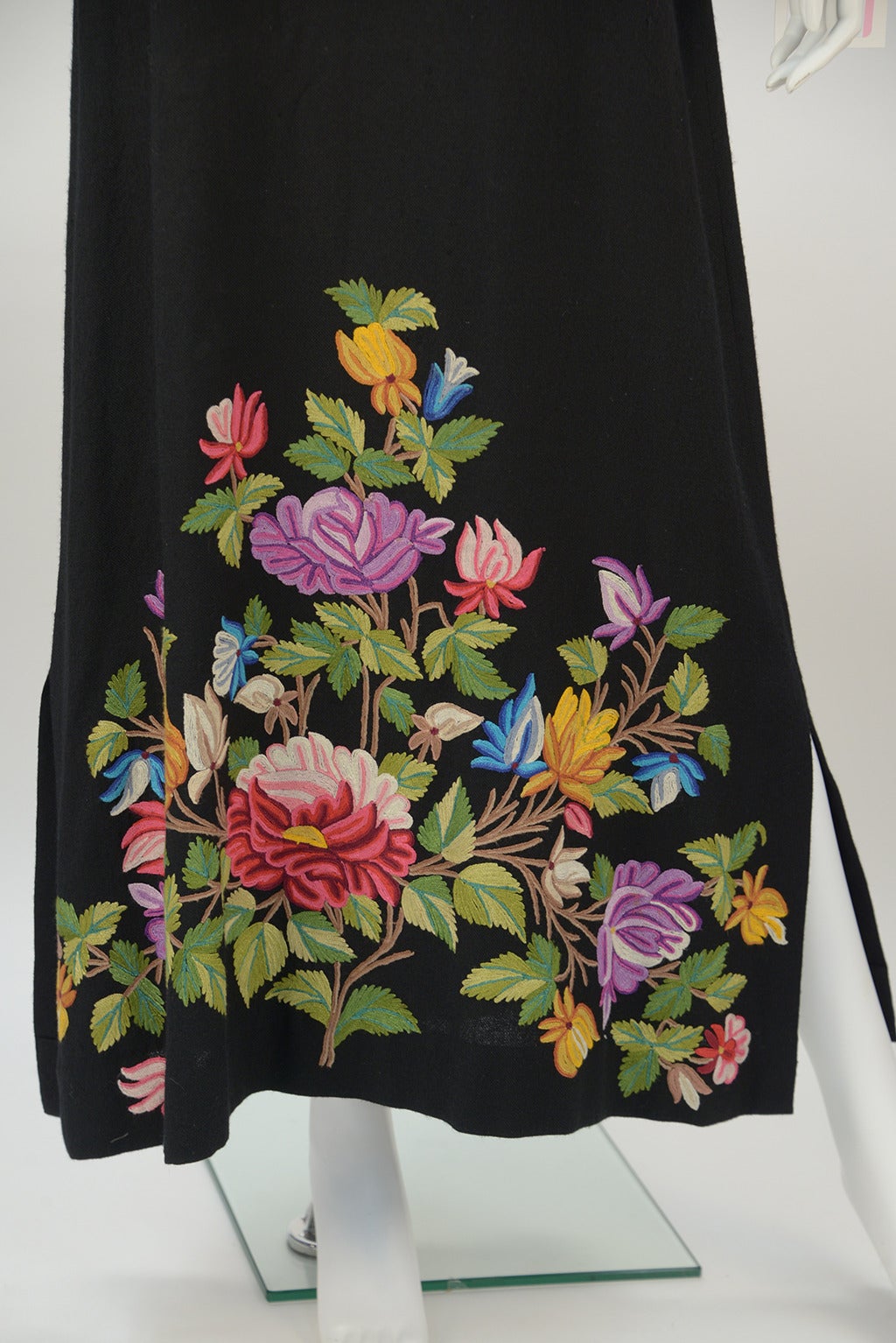 Women's 1950s Black Crewel Embroidered Dress