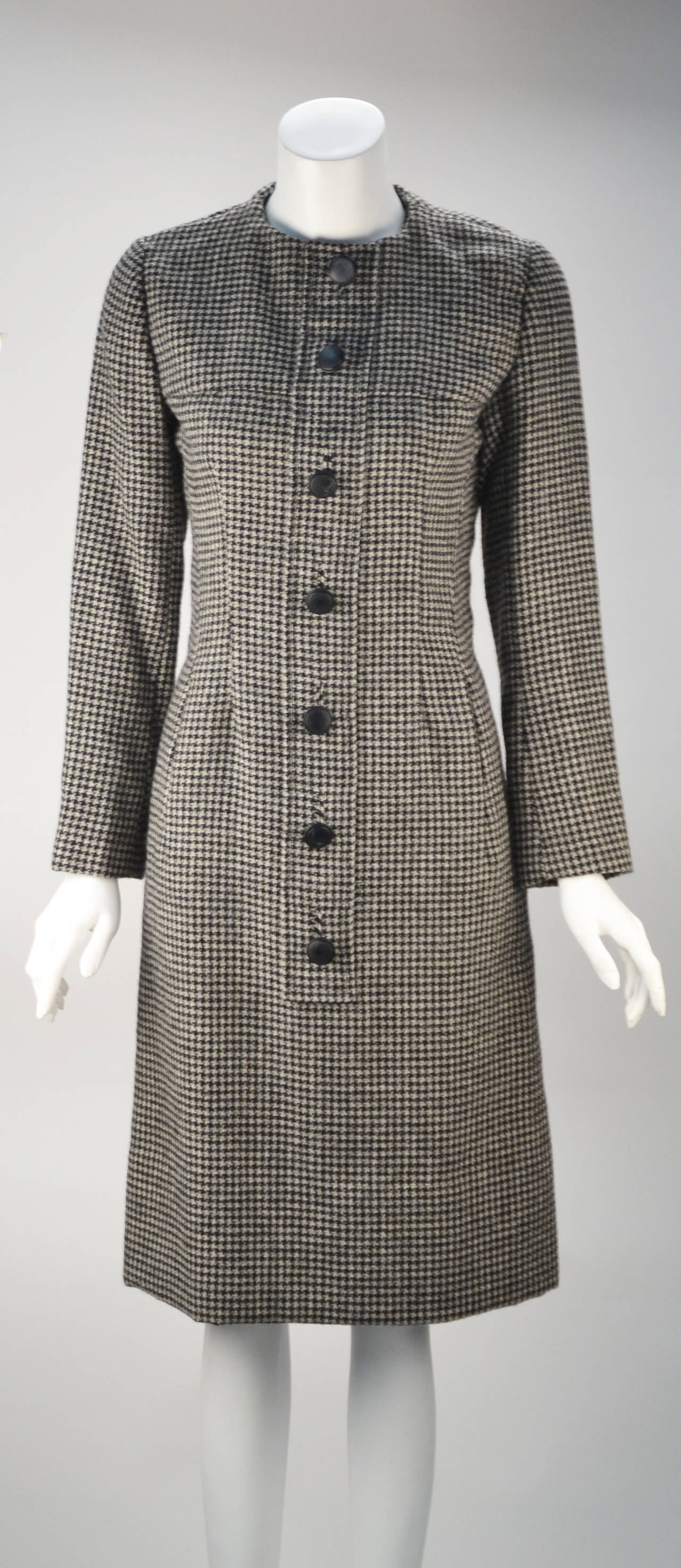 Extraordinary example of early Christian Dior's work is quite extraordinary. The New York label was made in America for the American market based on the runway designs and used many Couture standards known to some as Demi-Couture. Excellent, museum