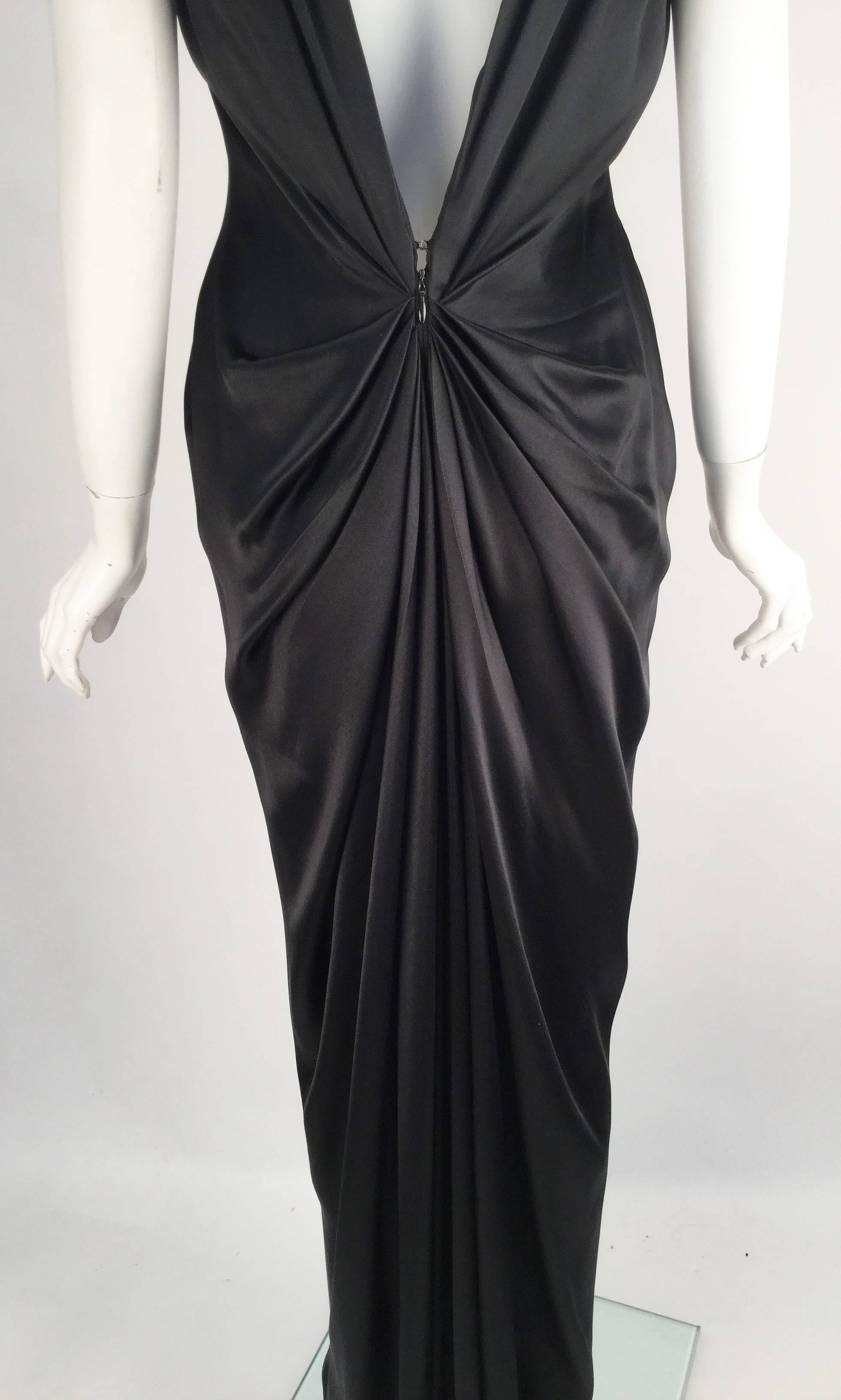 1990s Oscar de la Renta Backless Black Satin Evening Dress Gown In Good Condition For Sale In Houston, TX