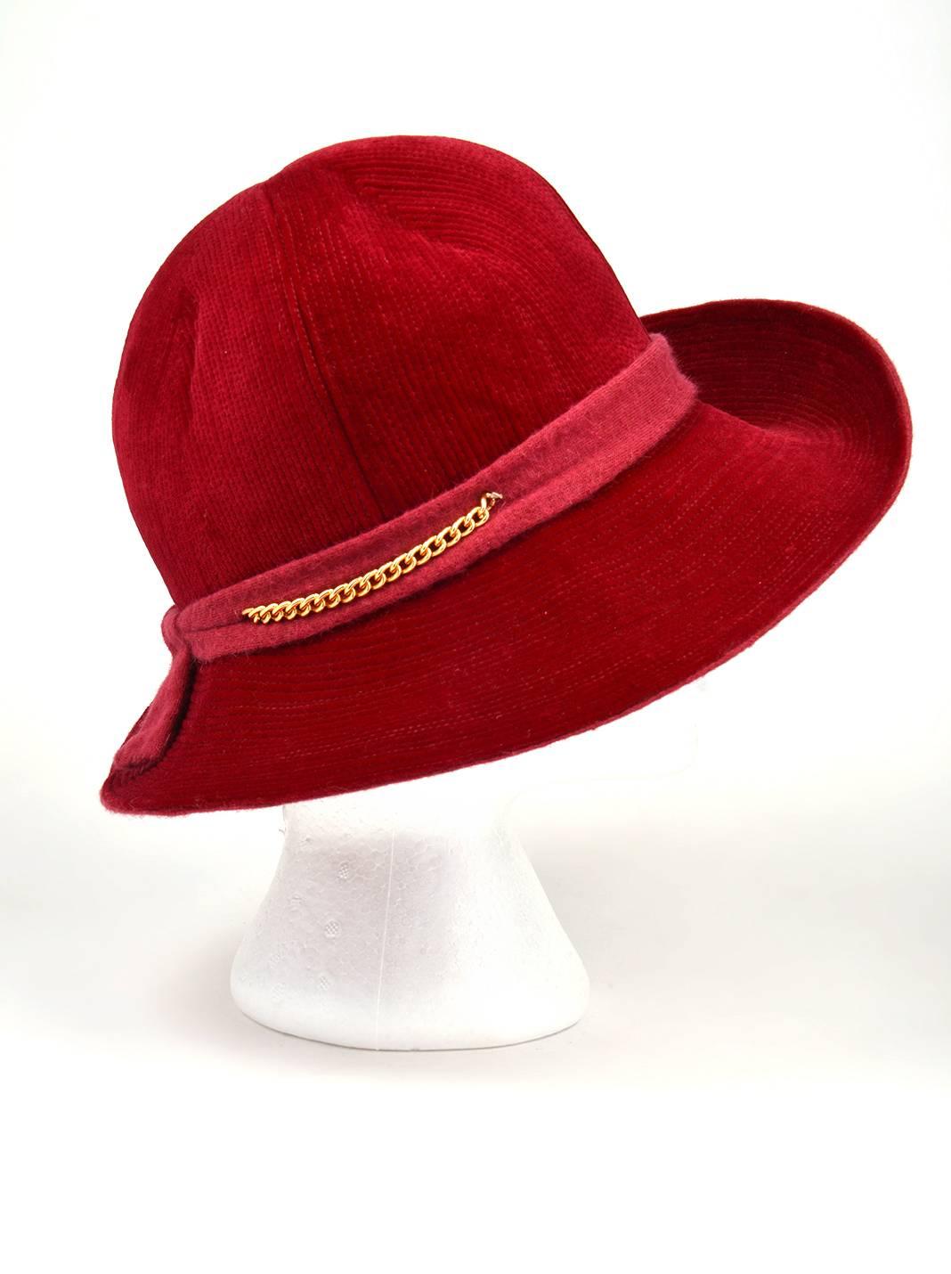 Women's 1970s Atelier Lucas Cranberry Red Hat